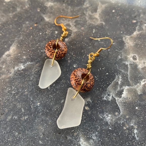 *SOLD*Sea Glass& African Bead Earrings - Picture 3 of 3